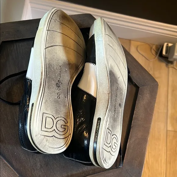 🛑 1 hour sale. Dolce &amp; Gabbana Black and White saddle Shoes (sneakers)