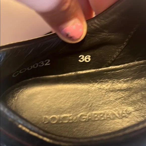 🛑 1 hour sale. Dolce &amp; Gabbana Black and White saddle Shoes (sneakers)