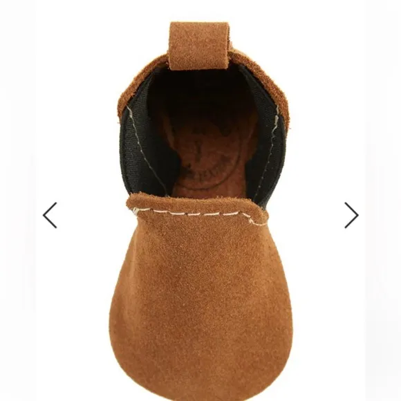 - NEW | Freshly Picked Baby/Toddler SuedeChelsea Boots size 4