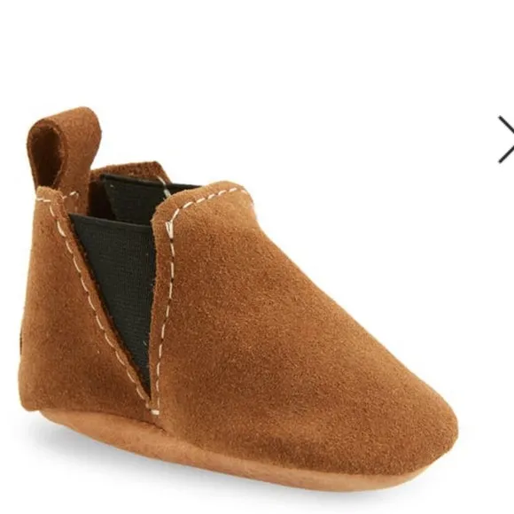 - NEW | Freshly Picked Baby/Toddler SuedeChelsea Boots size 4
