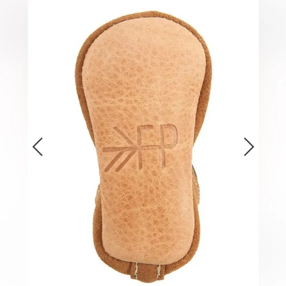 - NEW | Freshly Picked Baby/Toddler SuedeChelsea Boots size 4