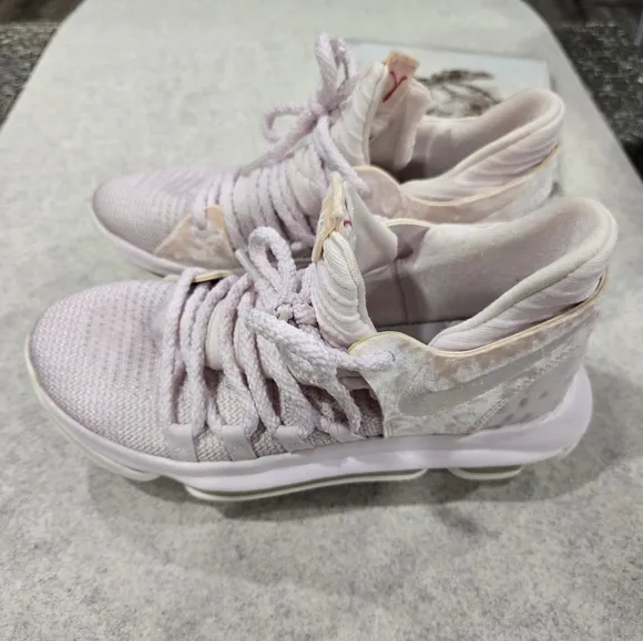 🐢 Nike Zoom KD10 AP Kevin Durant Kids Size 6Y