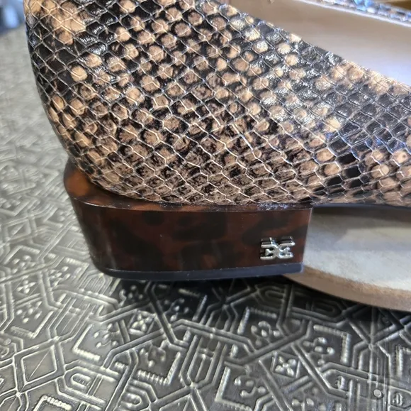 🐢 Sam Edelman Women's Snake Skin Shoe. Size 10 1.5&quot; Heel