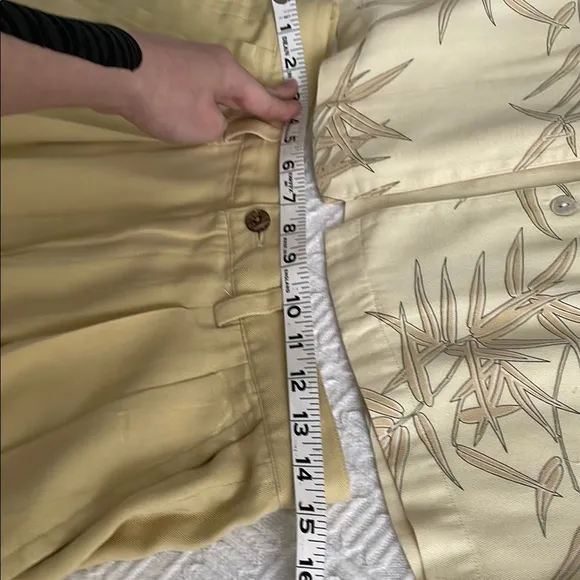 100 % silk Tommy Bahama Leaf Print Shirt and Shorts Set