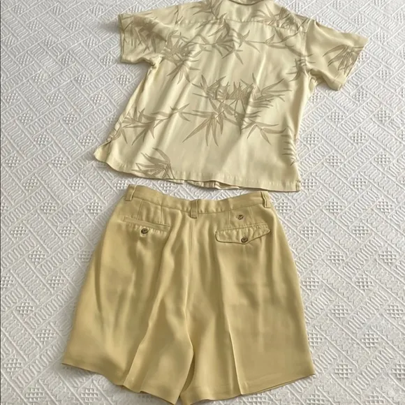 100 % silk Tommy Bahama Leaf Print Shirt and Shorts Set