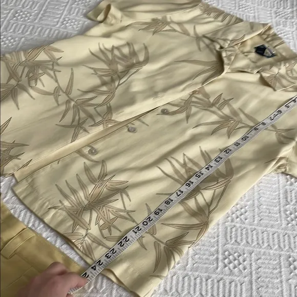 100 % silk Tommy Bahama Leaf Print Shirt and Shorts Set