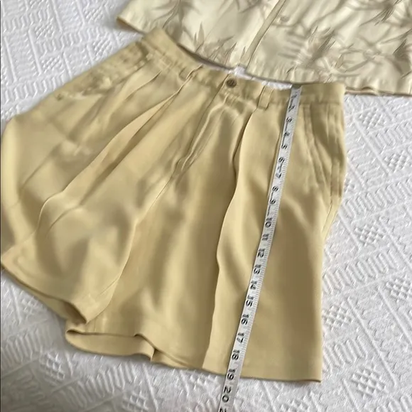 100 % silk Tommy Bahama Leaf Print Shirt and Shorts Set