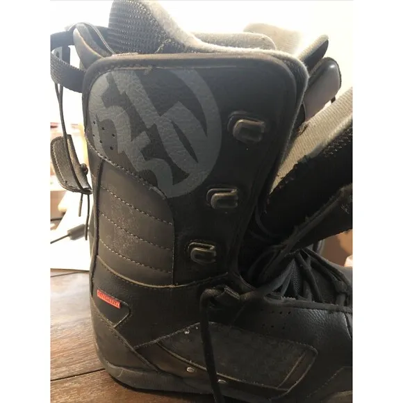 5150 Size 6 Black Snowboarding Boots