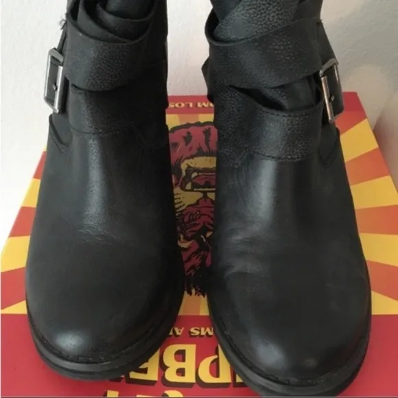7.5 Jeffrey Campbell France Boots