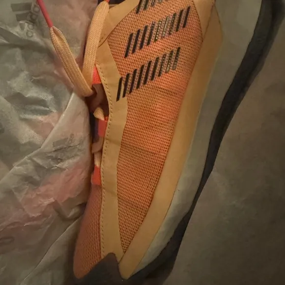 Adidas Dame 6 FW3667 size 7 men’s