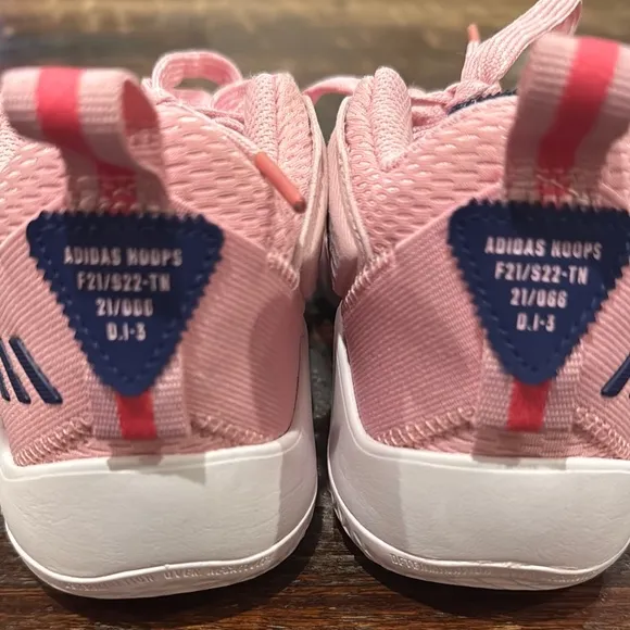 Adidas D.O.N unisex, Kids Pink basketball, Athletic Shoes