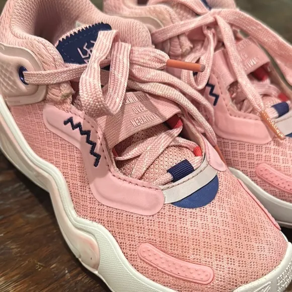 Adidas D.O.N unisex, Kids Pink basketball, Athletic Shoes