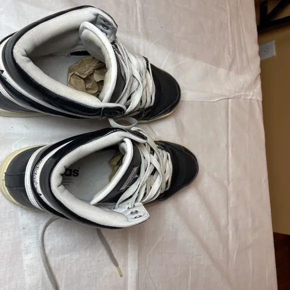 Adidas Men's Black Top Ten Sneakers