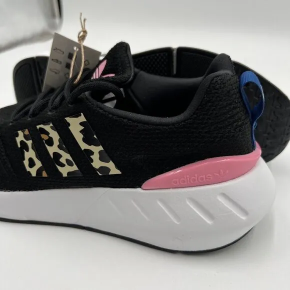 ADIDAS Originals Girl's Swift Run 22 (Big Kid) Black/Bliss Pink/Blue 7 Big Kid M