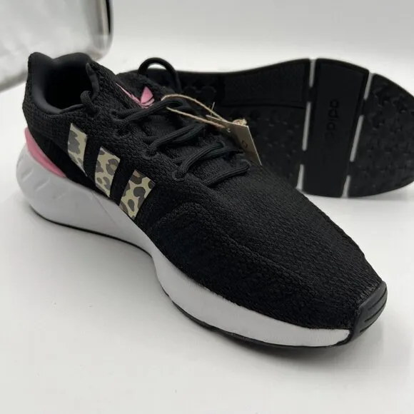 ADIDAS Originals Girl's Swift Run 22 (Big Kid) Black/Bliss Pink/Blue 7 Big Kid M