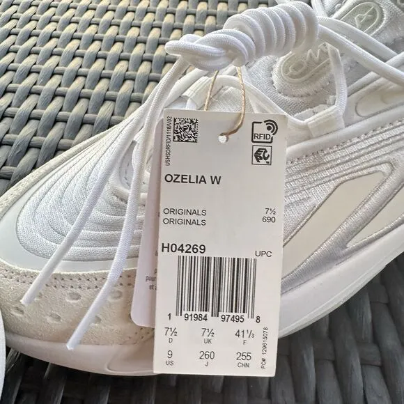 Adidas Ozelia Women's Athletic Shoes Triple White H04269 Size 9