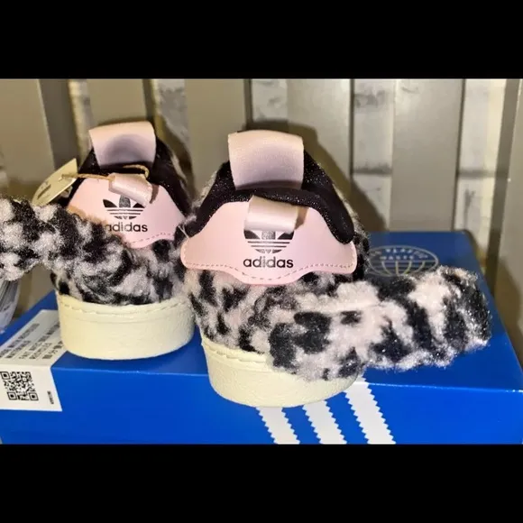 adidas SuperStar 360 White/Black/Pink Furry Kitten Tail Girls Size 4K NIB