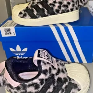 adidas SuperStar 360 White/Black/Pink Furry Kitten Tail Girls Size 4K NIB