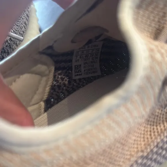 Adidas womens Yeezy Boost 350 V2 - Gray and Cream size 7 ASH PEARL