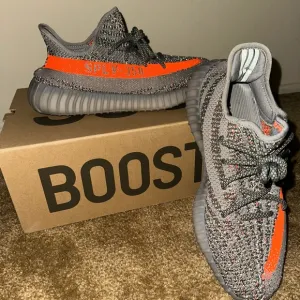 Adidas  Yeezy Boost 350 V2 men’s 10