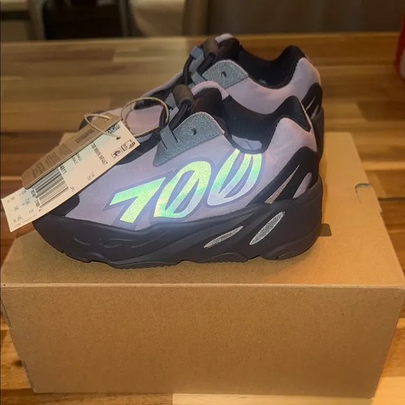 Adidas YZY 700 MNVN Infants Shoes - Grey
