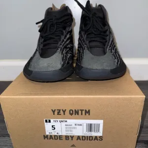 Adidas YZY QNTM Men's Black Sneakers size 5