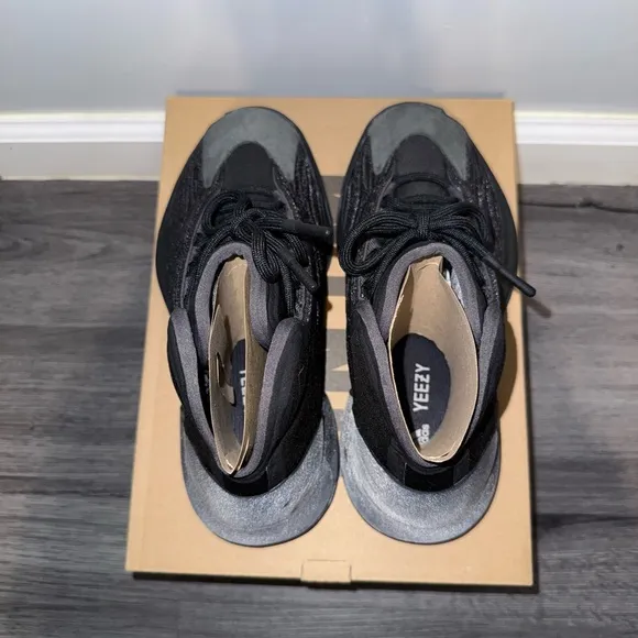 Adidas YZY QNTM Men's Black Sneakers size 5