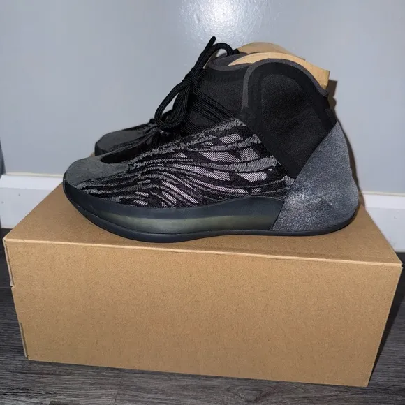 Adidas YZY QNTM Men's Black Sneakers size 5