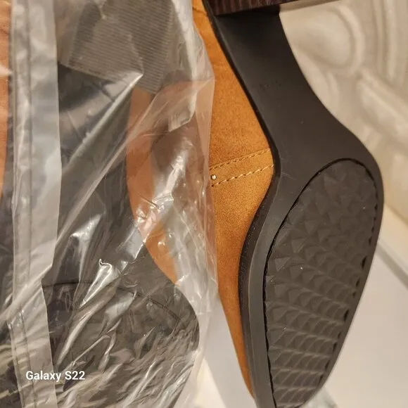 Aerosoles &quot;Lazu&quot; Tan Suede/Leather Boots. NIB. Size 12. Host pick.