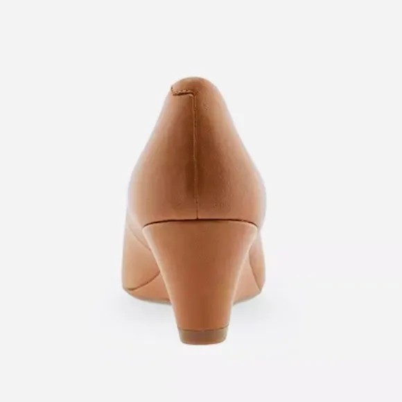 AEROSOLES Women's Iris Slip on Wedge Pump in Light Tan Leather Size 6.5