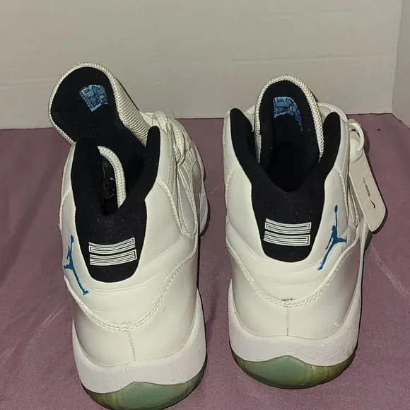 Air Jordan 11 Retro Columbia Men’s size 10, Trainers Sneakers 2014