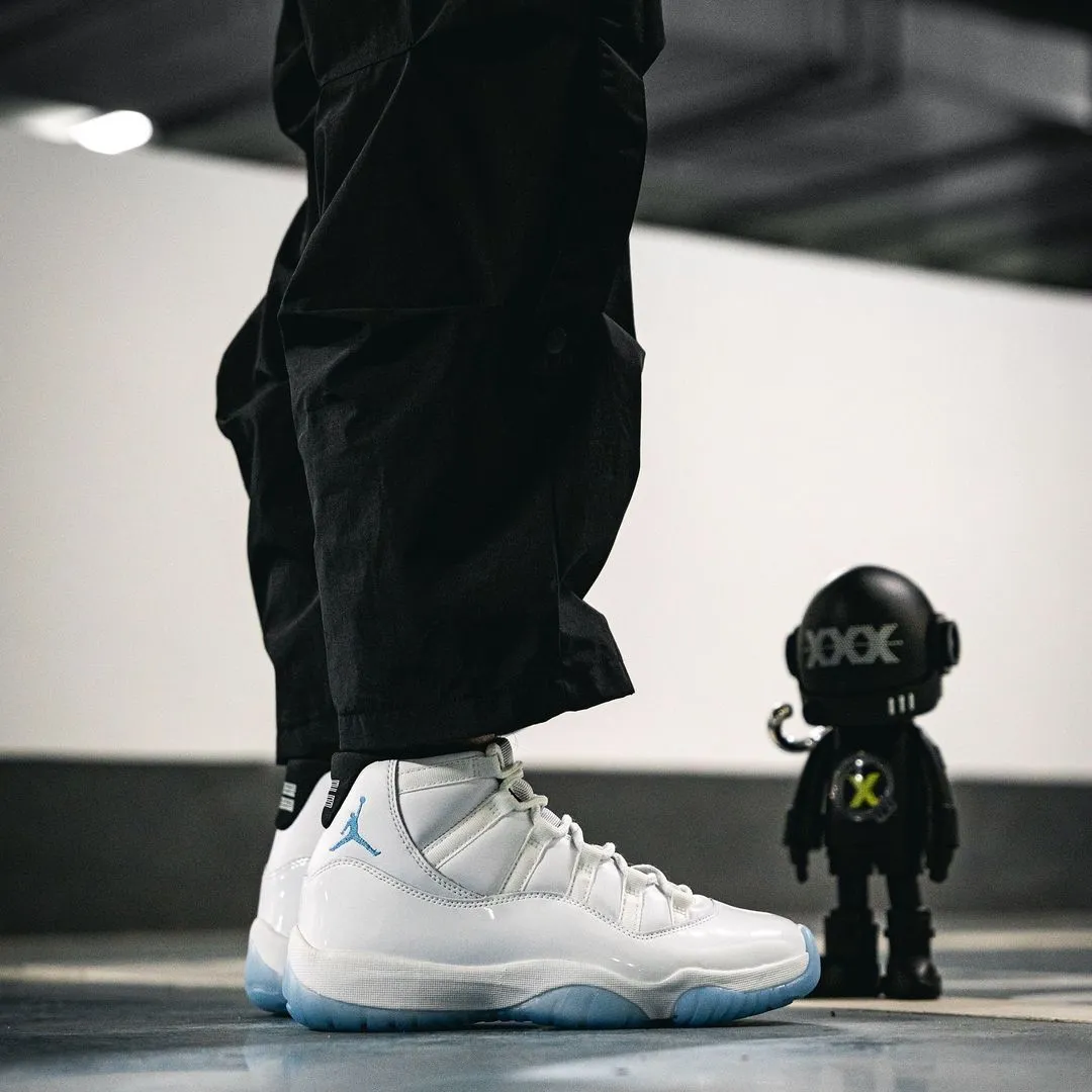 Air Jordan 11 Retro Legend Blue (2024)