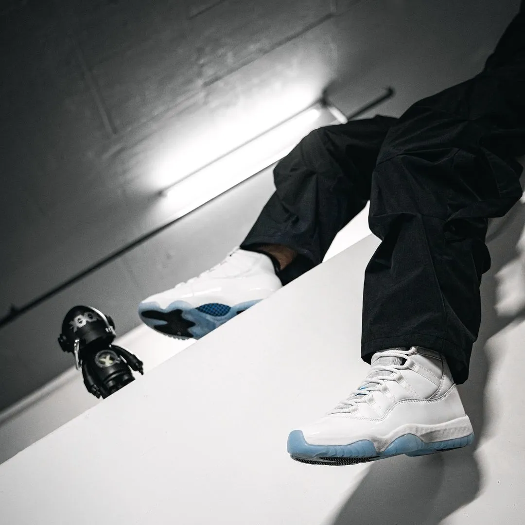 Air Jordan 11 Retro Legend Blue (2024)