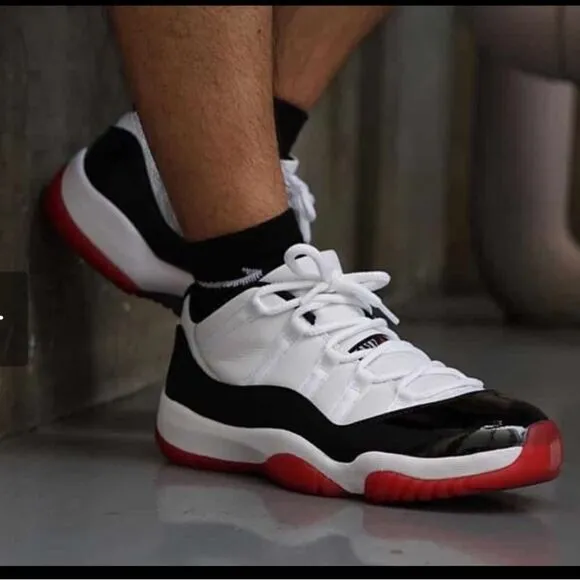 Air Jordan 11 Retro Low Concard Bred Sz 10.5 men Used 2 times