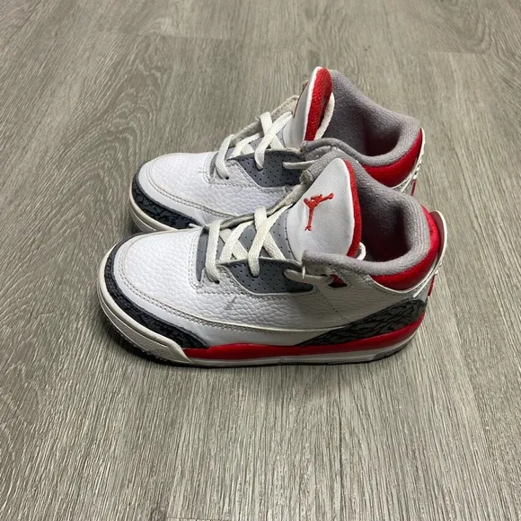 Air Jordan 3 Retro Fire Red TD Shoe Size 9c Red DM0968-160 Preowned