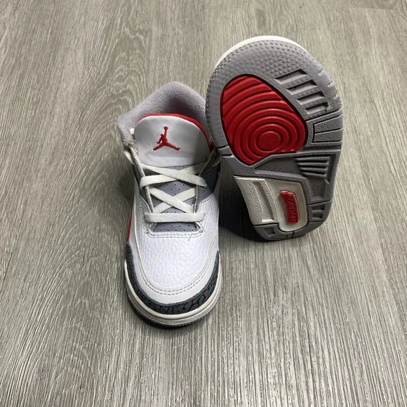 Air Jordan 3 Retro Fire Red TD Shoe Size 9c Red DM0968-160 Preowned