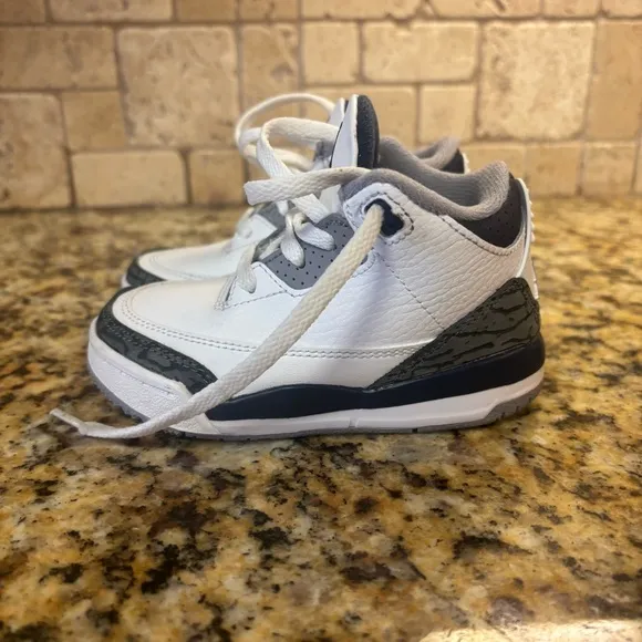Air Jordan 3 TD &quot;Midnight Navy” sneakers Toddler 6.5