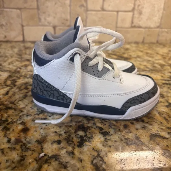 Air Jordan 3 TD &quot;Midnight Navy” sneakers Toddler 6.5