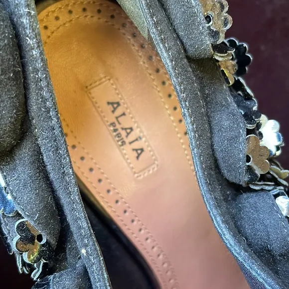 ALAIA PARIS LUXURY BLACK SUEDE FLORAL EMBELLISHED HIGH HEEL PUMPS/SHOES -9 -👠🔥