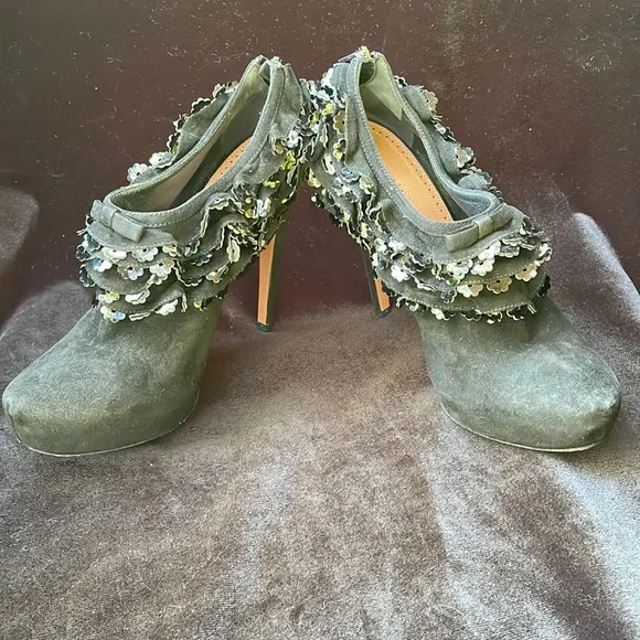 ALAIA PARIS LUXURY BLACK SUEDE FLORAL EMBELLISHED HIGH HEEL PUMPS/SHOES -9 -👠🔥