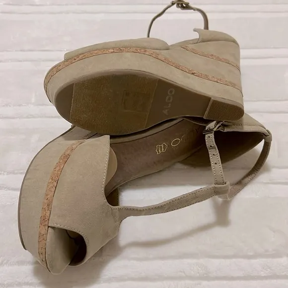 Aldo Peep Toe Faux Suede Wedge Platform T-Strap Sandals
