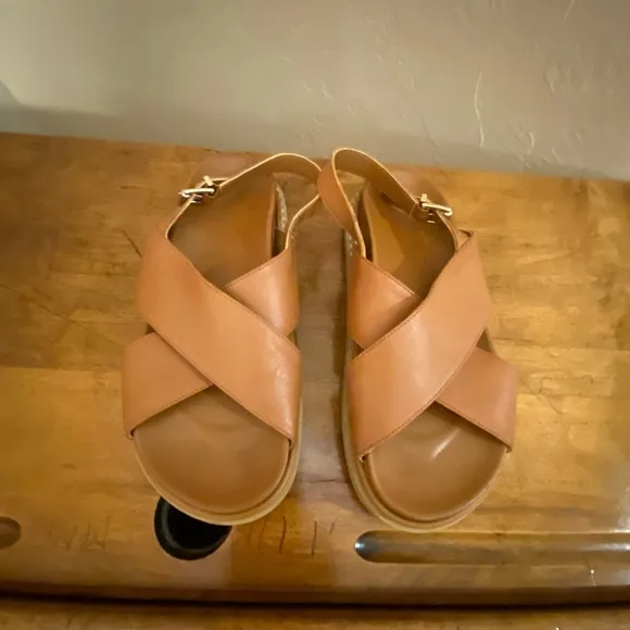 Alohas Marshmallow Sandals Tan Leather Crossover Platform 39 Sz 8-8.5 Sl…