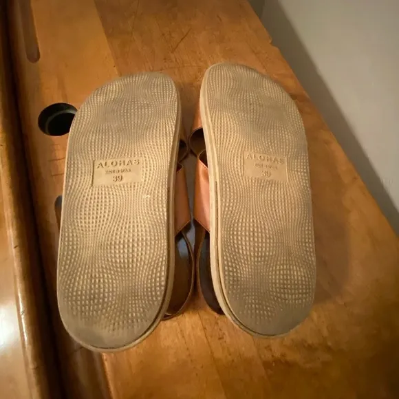 Alohas Marshmallow Sandals Tan Leather Crossover Platform 39 Sz 8-8.5 Sl…