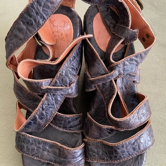 Anthropologie Gee WaWa Leather Platform Suede Wedge Shoes Sandals Women's Size 7