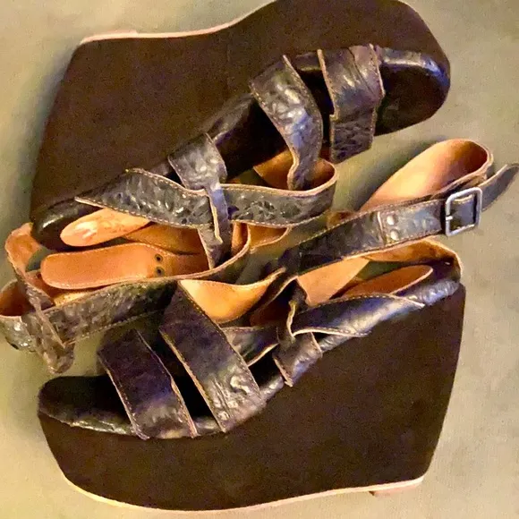 Anthropologie Gee WaWa Leather Platform Suede Wedge Shoes Sandals Women's Size 7