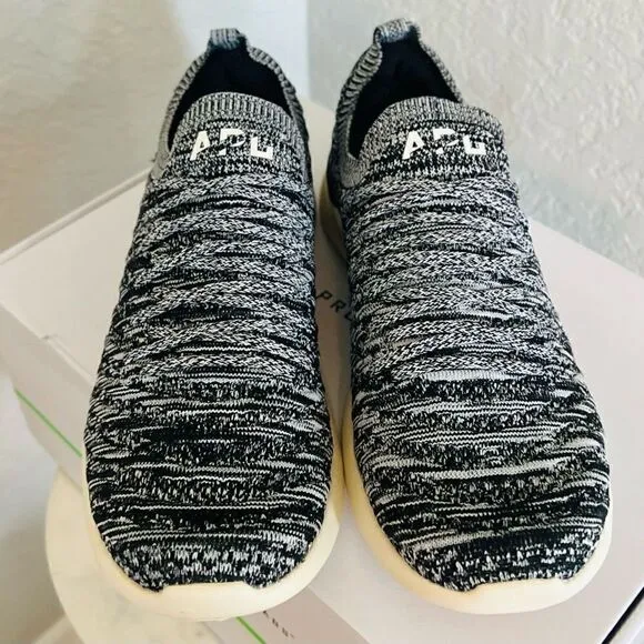 APL TechLoom Wave Hybrid Running Shoe Sneaker, Lightweight Black, Size 9, NWT