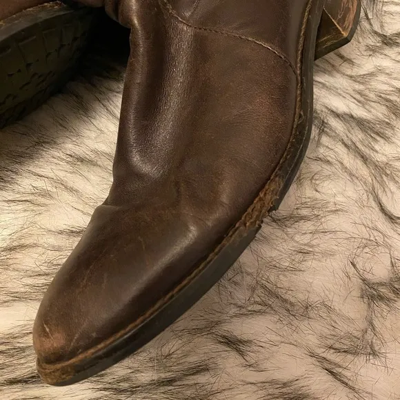 Aquatalia boots size 9