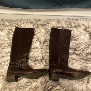 Aquatalia boots size 9