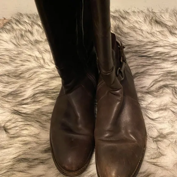 Aquatalia boots size 9