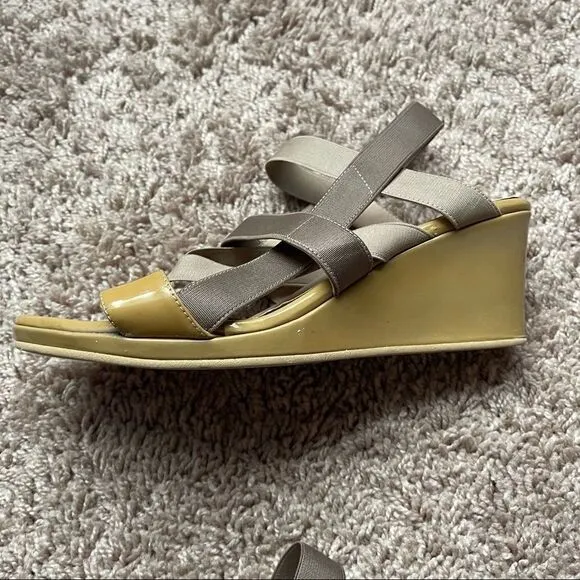 Aquatalia by Marvin K Tan Patent Strappy Wedge Sandals; SZ 8.5; Good Condition